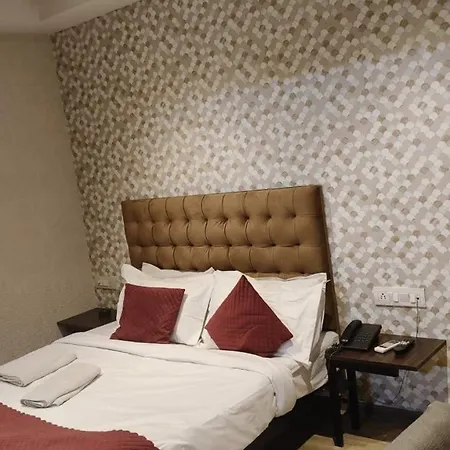 Hotel Royal Garden Kolkata photo