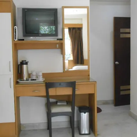 Hotel Victerrace International Kolkata photo